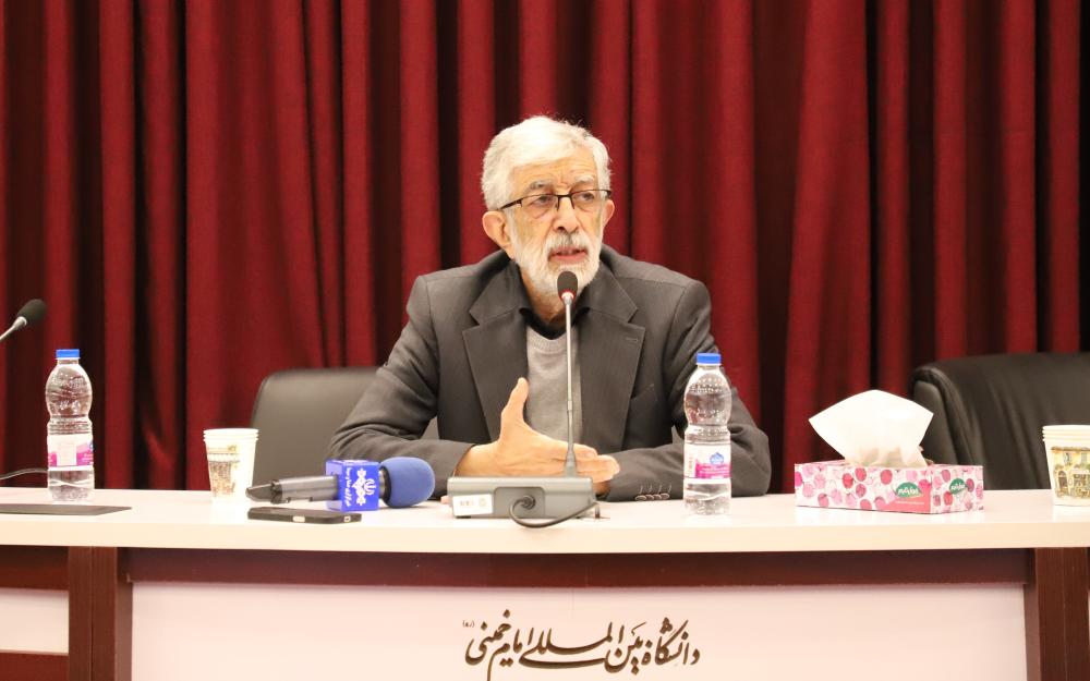 شرط موفقیت در جذب دانشجوی خارجی، آموزش درست زبان فارسی است